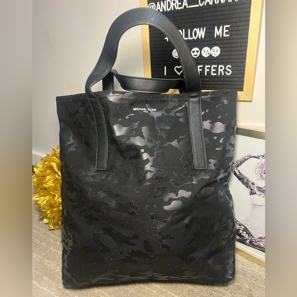 Michael Kors Camo Canvas Shopper Tote - Picture 2 of 8